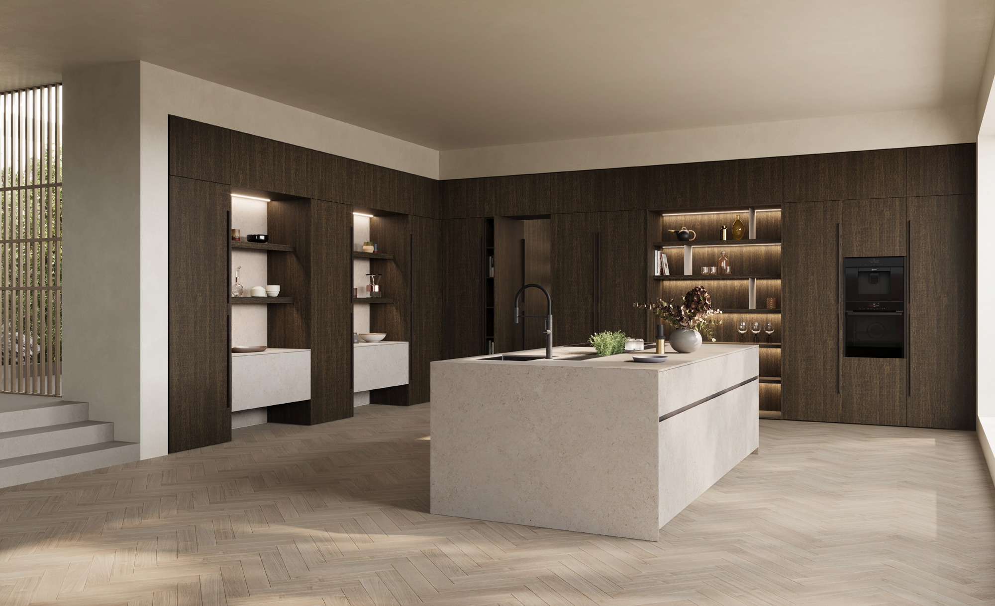 Cucina moderna di design con isola centrale in Dekton Nebbia e mobili a parete in finitura Quercia Caffè, dotata di nicchie illuminate e forni a incasso, stile borghese contemporaneo Zecchinon.